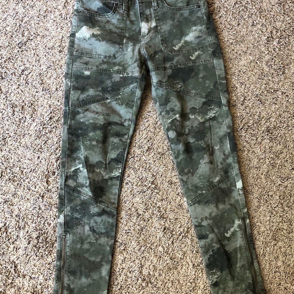 BP camouflage pants